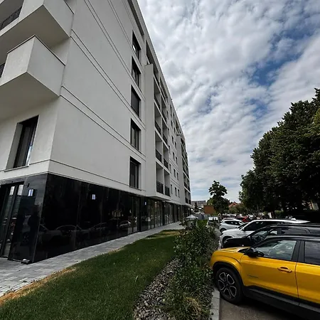 Monarch Luxury アパート ティミショアラ