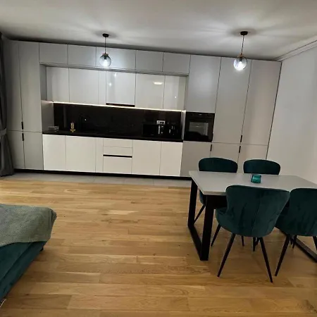 Monarch Luxury ティミショアラ