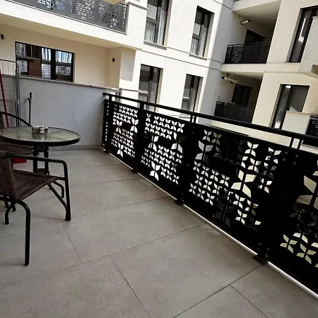 Monarch Luxury アパート