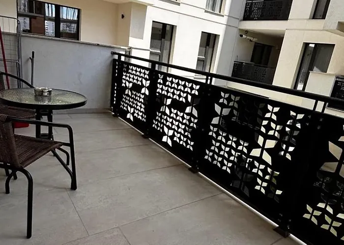 Monarch Luxury Apartament